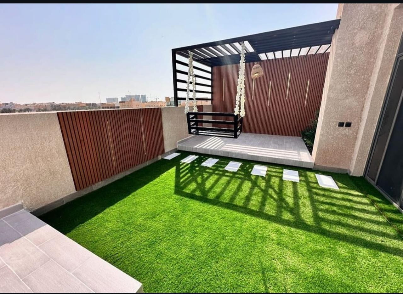 برجولة مع إضاءة مخفية