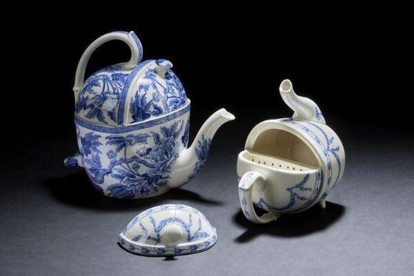 teapot-douglas-bailey.jpg