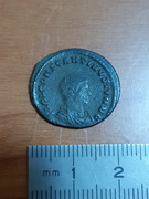 AE3 de Constantino II. CLARITAS REI PVBLICAE. Sol a izq. Trier 20220210-224501
