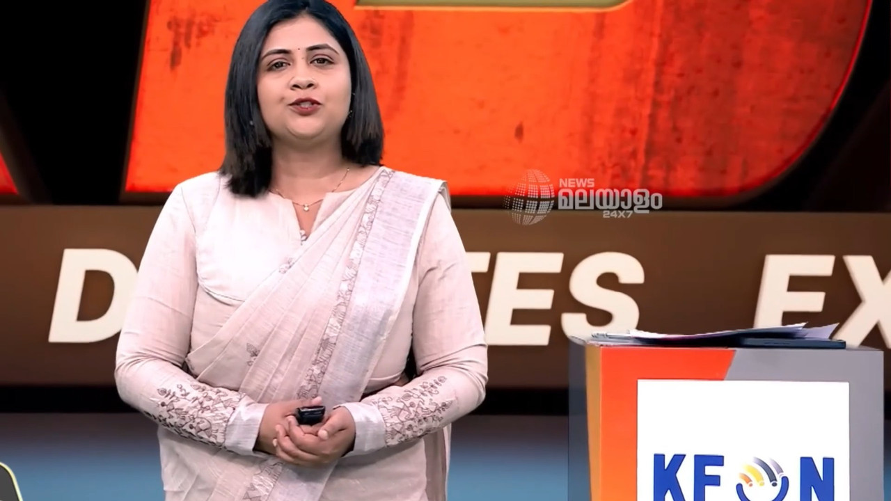 News Reader Sethu Lakshmi Sexy Huge Boobs in Saree and other Costumes mp4 snapshot 01 55 011