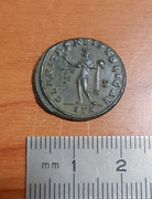 AE3 de Constantino II. CLARITAS REI PVBLICAE. Sol a izq. Trier 20220210-224519