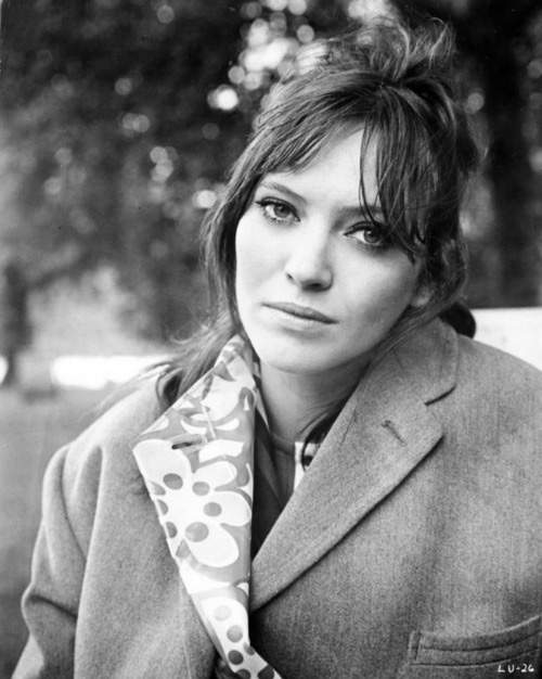 anna_karina_mc21