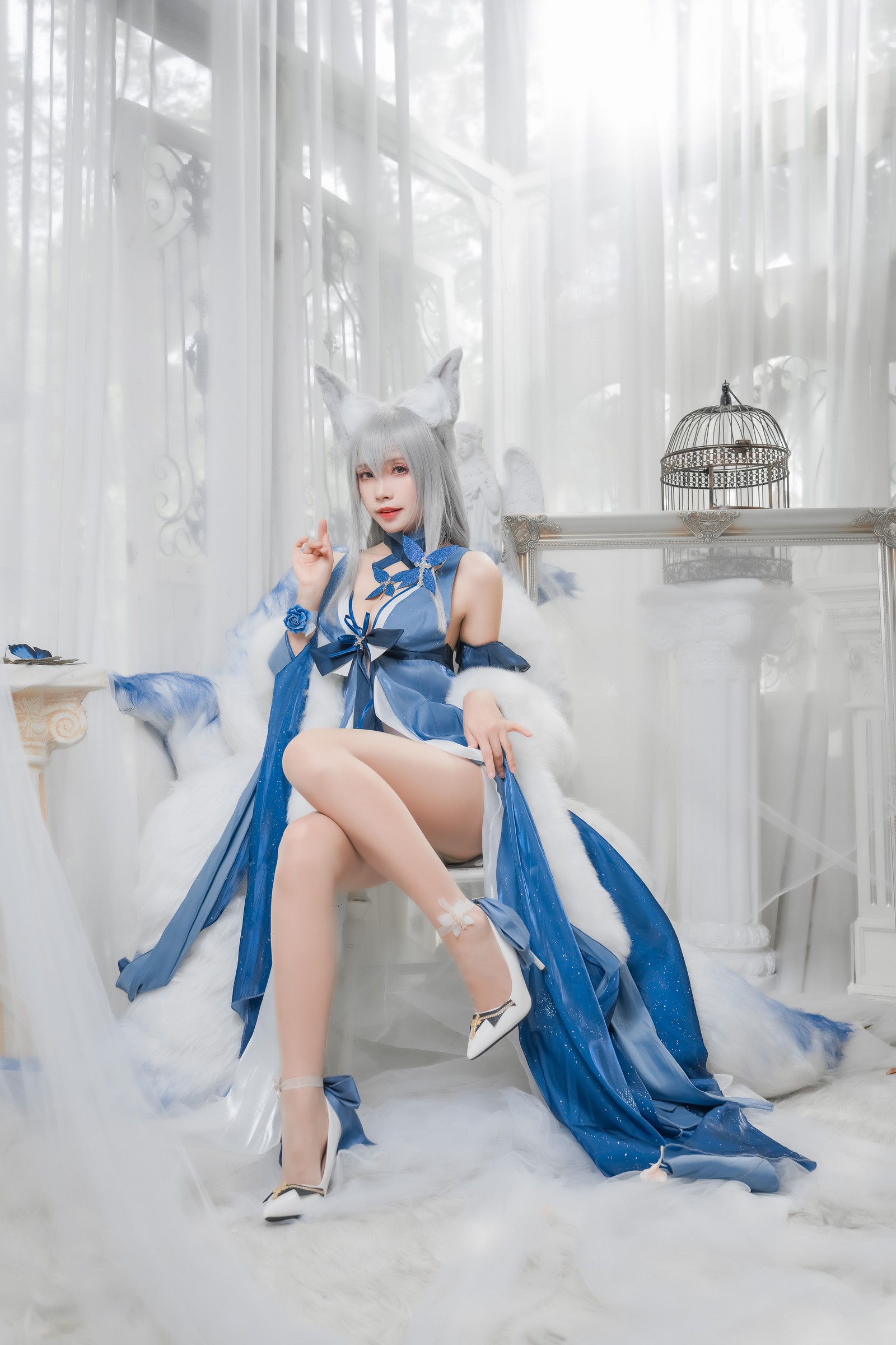 Neko-薇薇 信浓礼服 Cosplay 写真｜优雅风高清图集（30P｜74MB）插图2