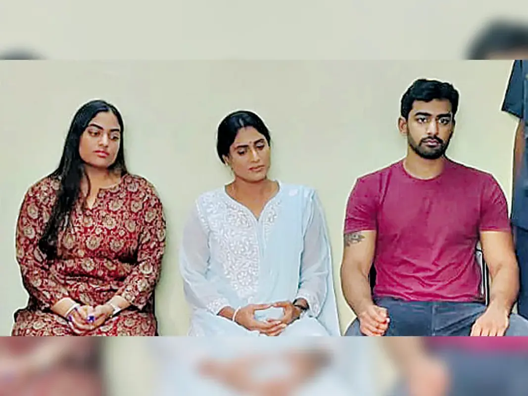 YS-Sharmila-distributes-assets-to-Son-Da