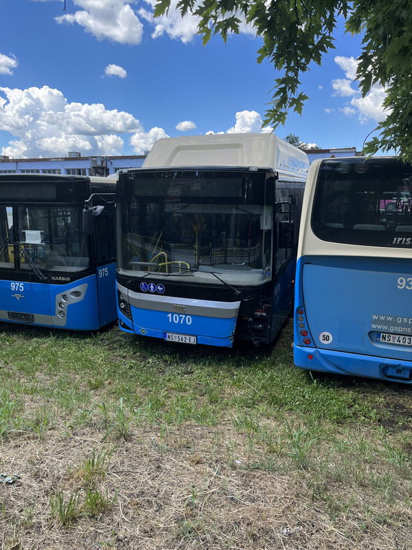DA896D69-444C-4513-9F5E-03143D26E10A