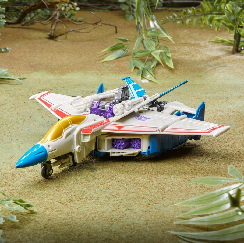 ROTB-Autobots-Unite-Starscream-08