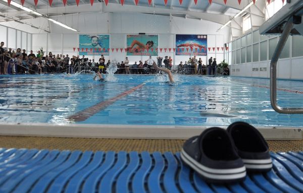 Бассейн во время сукрольности Бассейн во время сукрольности