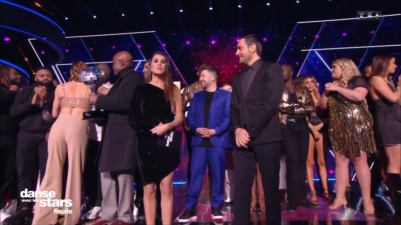 2021-11-26_22_55_TF1_Danse-avec-les-stars-la-suite.mp4_snapshot_00.39.05.245