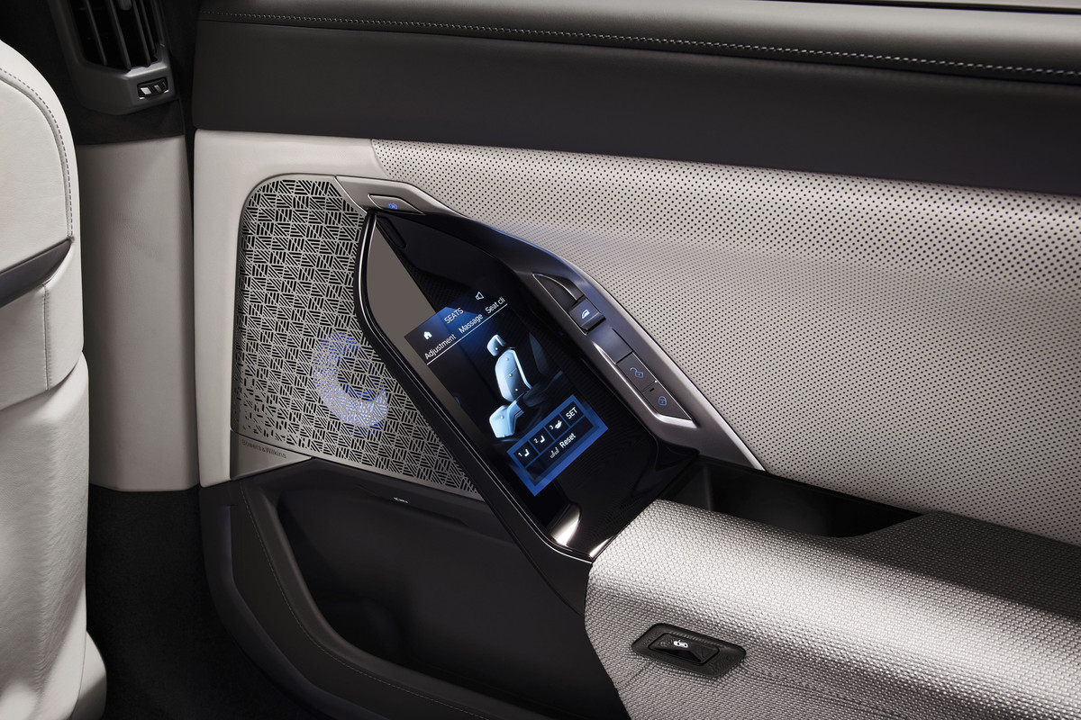 P90458229_highRes_the-new-bmw-i7-xdriv