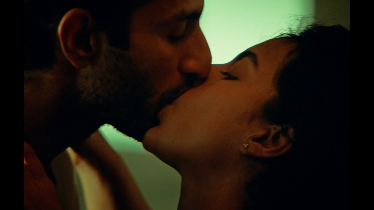 [Image: kiss-00-01-13-01-Still016.jpg]