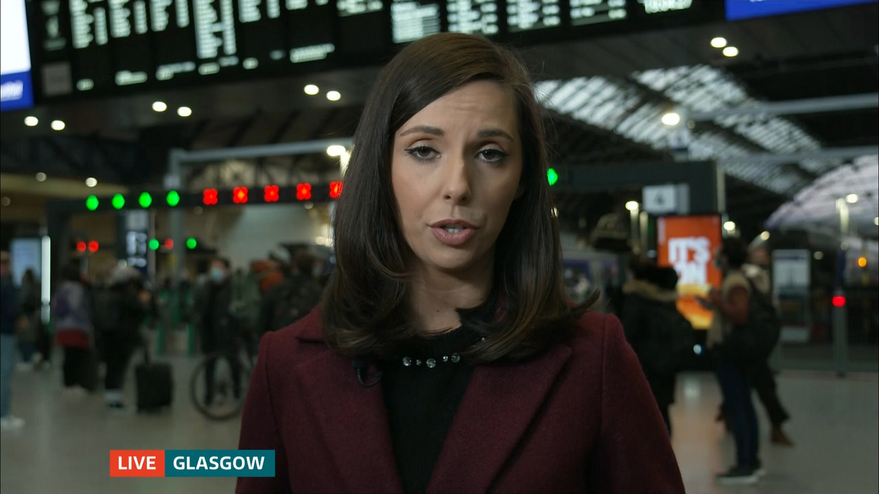 ITV Evening News_20220401_18301930.ts_snapshot_34.30.744