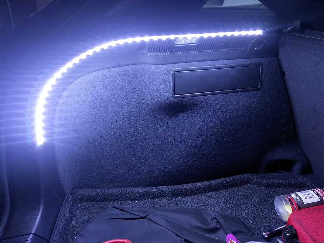 Audi-A3-trunk-LED-01.jpg