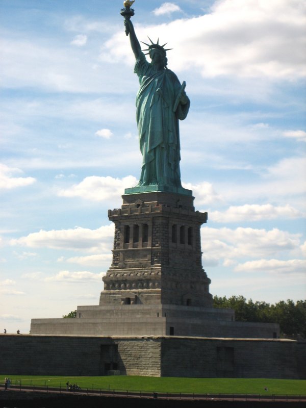 Visita a la Estatua de la Libertad-11-9-2006 - EE.UU y sus pueblos-2006 (10)
