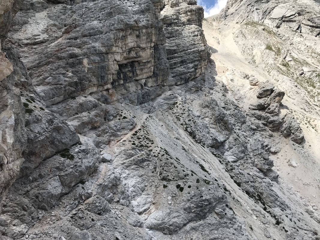 5FBA15EC-3CCB-475A-A71D-BEDD62CB0ACE