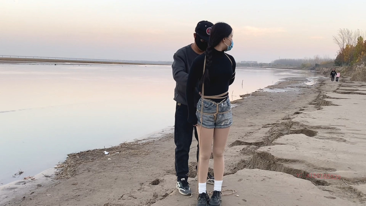 龙飞绳艺 黄河边捆绑.mp4_20231130_185428.384