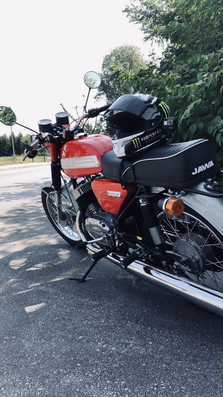 B000C631-A71A-44E7-8816-65B6C2ED9FA0