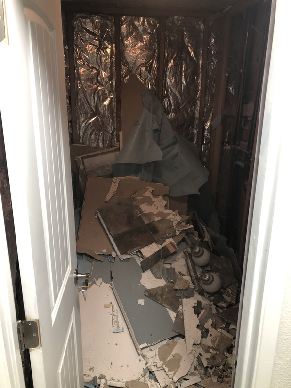 1FE87220-1961-498A-882A-1795EB7E8BE9