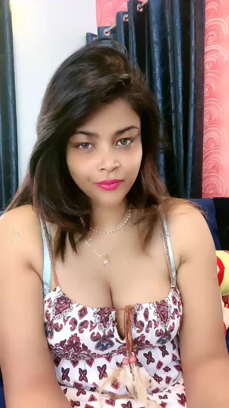 Janvi  _ Tango Live.mp4_snapshot_00.04.995