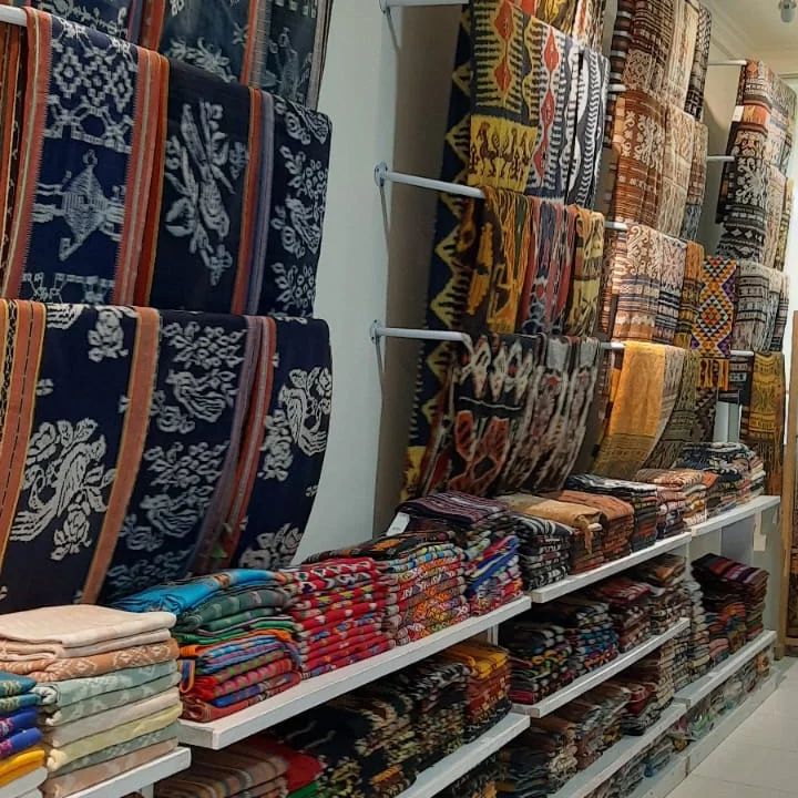 Komodo Giftshop, tempat belanja oleh-oleh di Labuan Bajo.