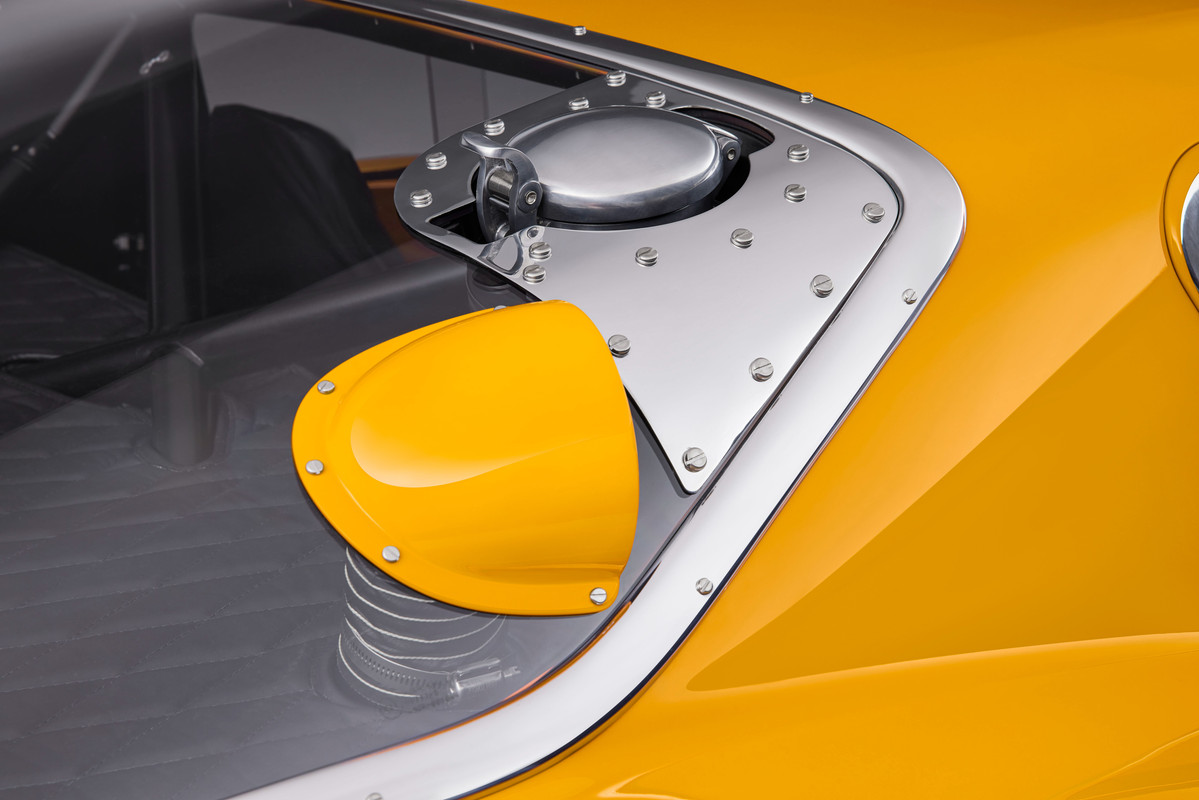 BizzarriniUSTour_Yellow5300GT_Studio_05