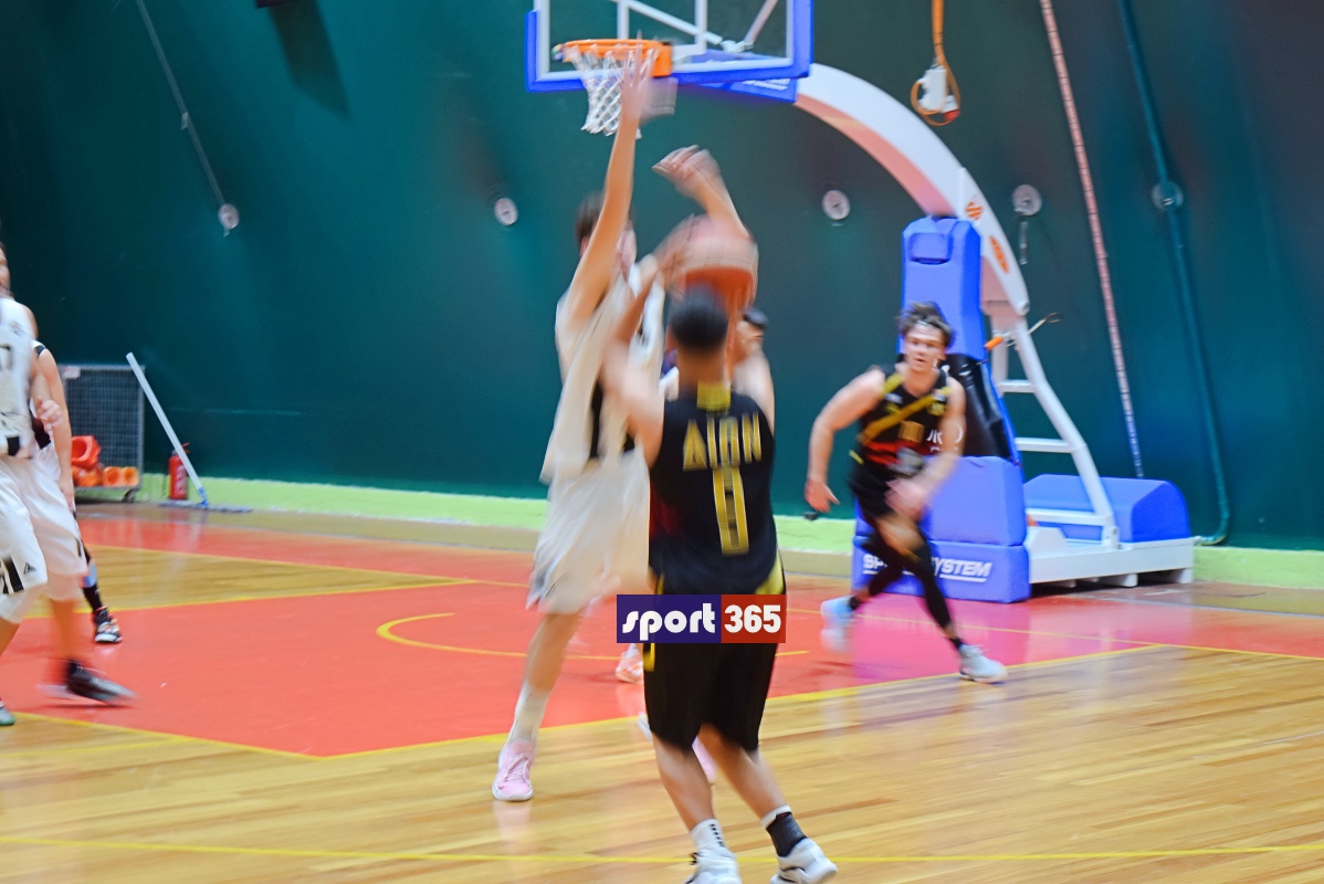 , &Omicron; &Delta;ί&omega;&nu; &Kappa;&upsilon;&pi;&alpha;&rho;&iota;&sigma;&sigma;ί&alpha;&sigmaf;&nbsp;64-60 &tau;&eta;&nu; &Kappa;&alpha;&lambda;&alpha;&mu;ά&tau;&alpha;&nbsp;B.C.&nbsp;&sigma;&tau;&eta;&nu; &Tau;έ&nu;&tau;&alpha;, &iota;&sigma;&omicron;&phi;ά&rho;&iota;&sigma;&epsilon; (1-1) &tau;&omicron;&upsilon;&sigmaf; &tau;&epsilon;&lambda;&iota;&kappa;&omicron;ύ&sigmaf; &tau;&eta;&sigmaf; &Alpha;1 &Epsilon;&Kappa;&Alpha;&Sigma;&Kappa;&Epsilon;&Nu;&Omicron;&Pi; (&phi;&omega;&tau;&omicron;&gamma;&rho;&alpha;&phi;&iota;&epsilon;&sigmaf; & &beta;ί&nu;&tau;&epsilon;&omicron;)