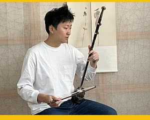 Everyone can play Erhu - the Chinese violin (2023-12)