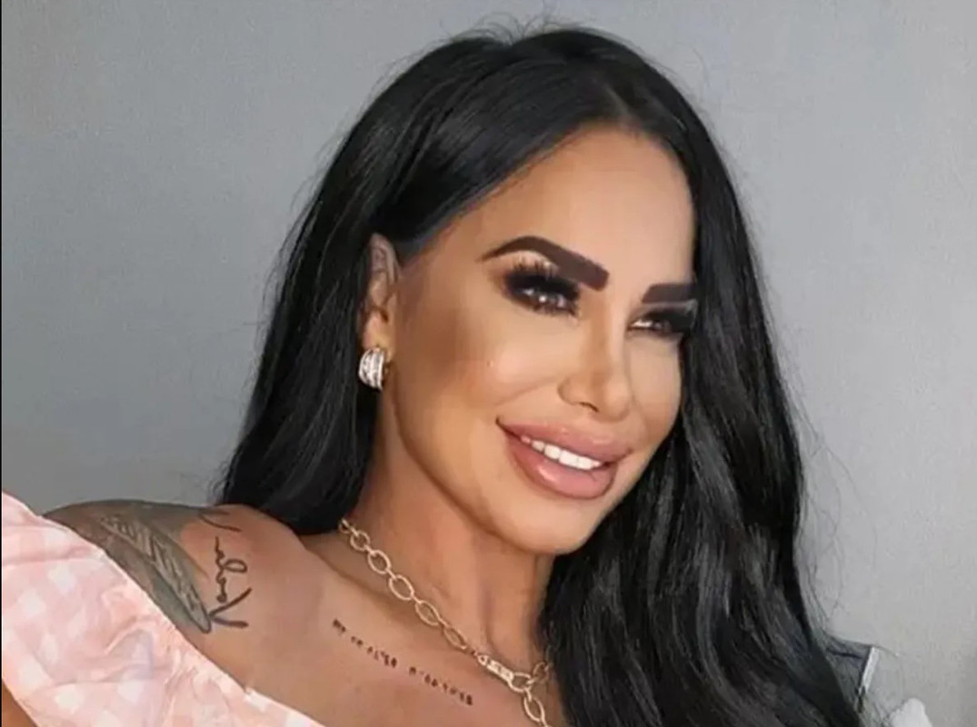 Lis Vega conquista a sus fans con ajustado traje de baño blanco