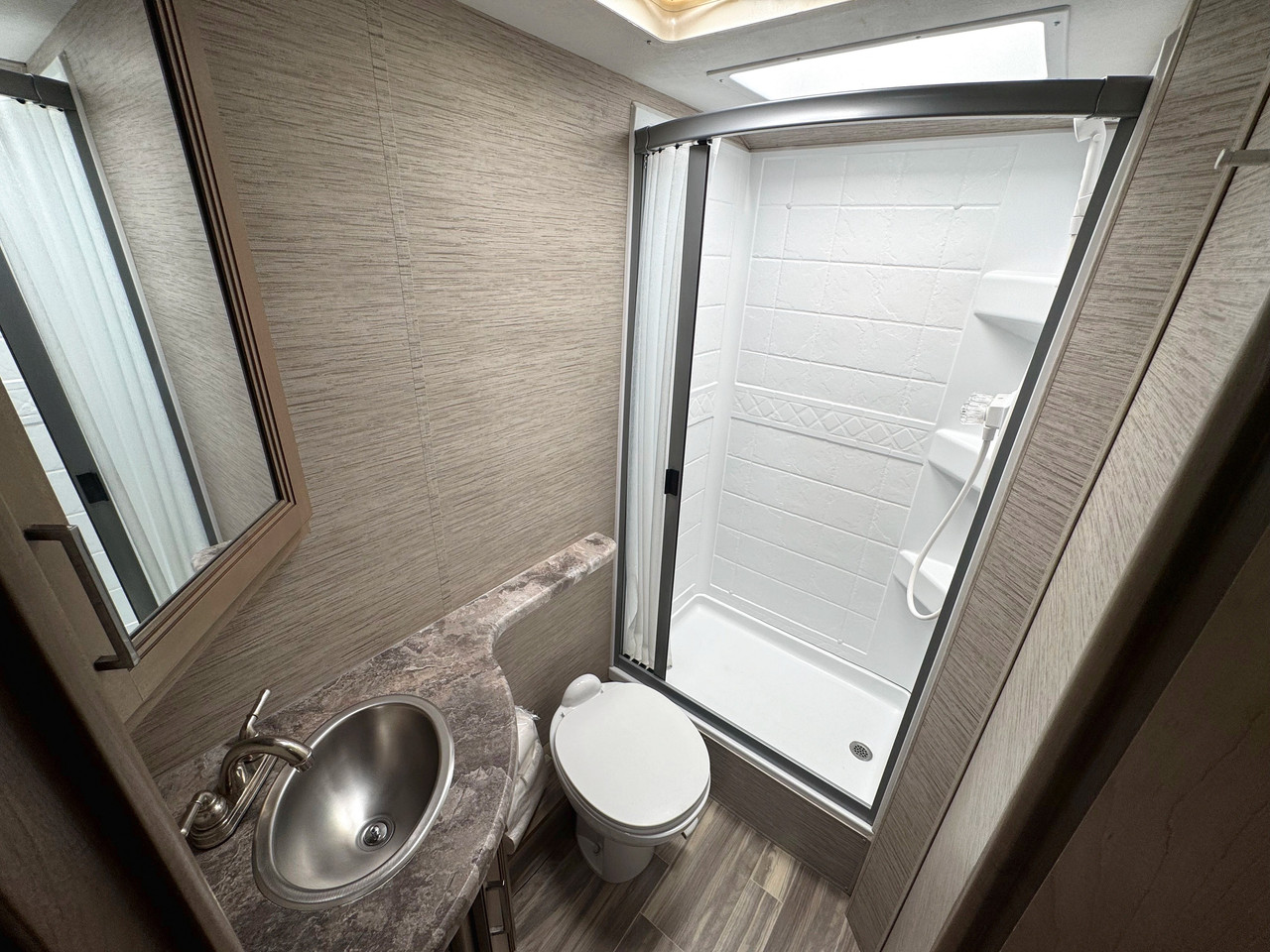 Vehicle thumbnail 23