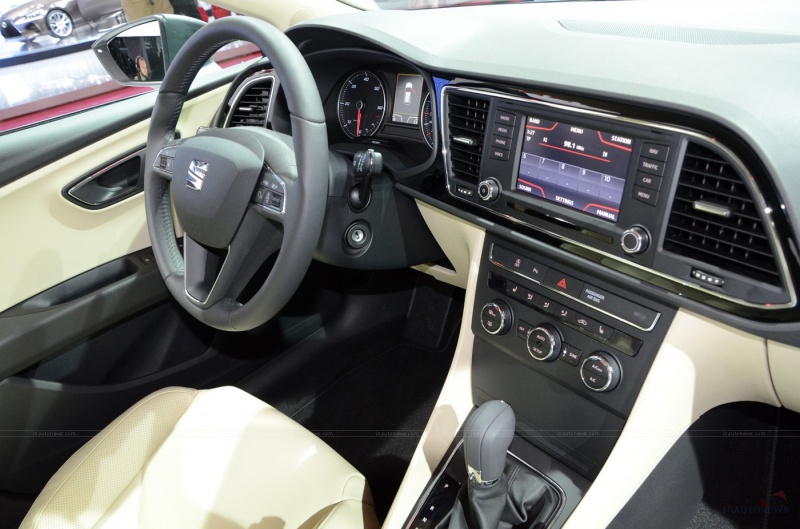 6457662013SeatLeon000091