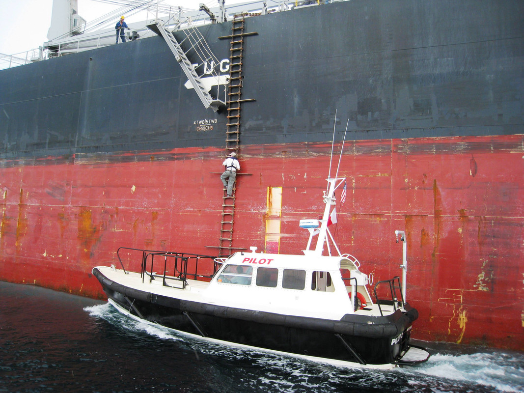 pilot-boat-boarding-7.jpg