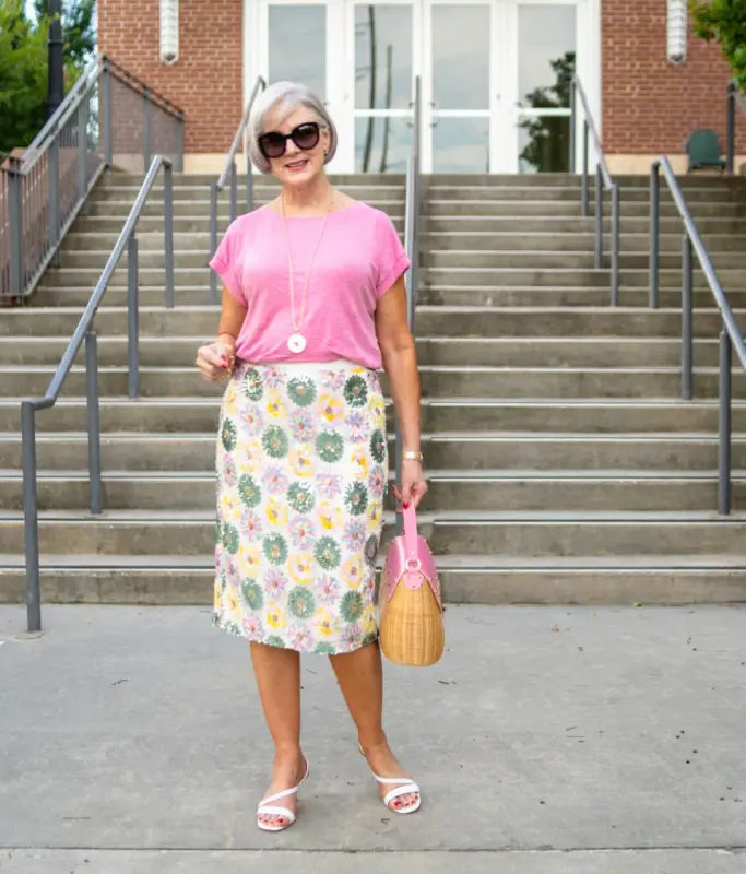 stylish outfits for women over 50