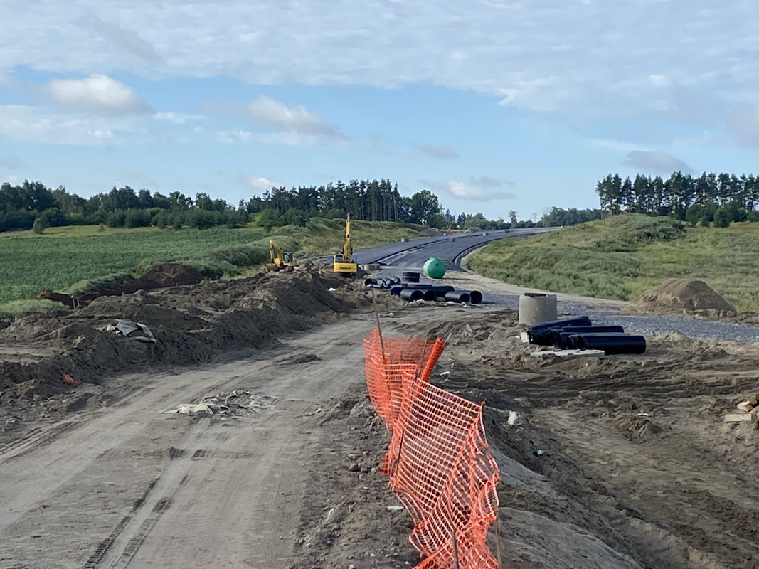 DA79ED74-0D10-4752-93C0-F1B06D2102E9