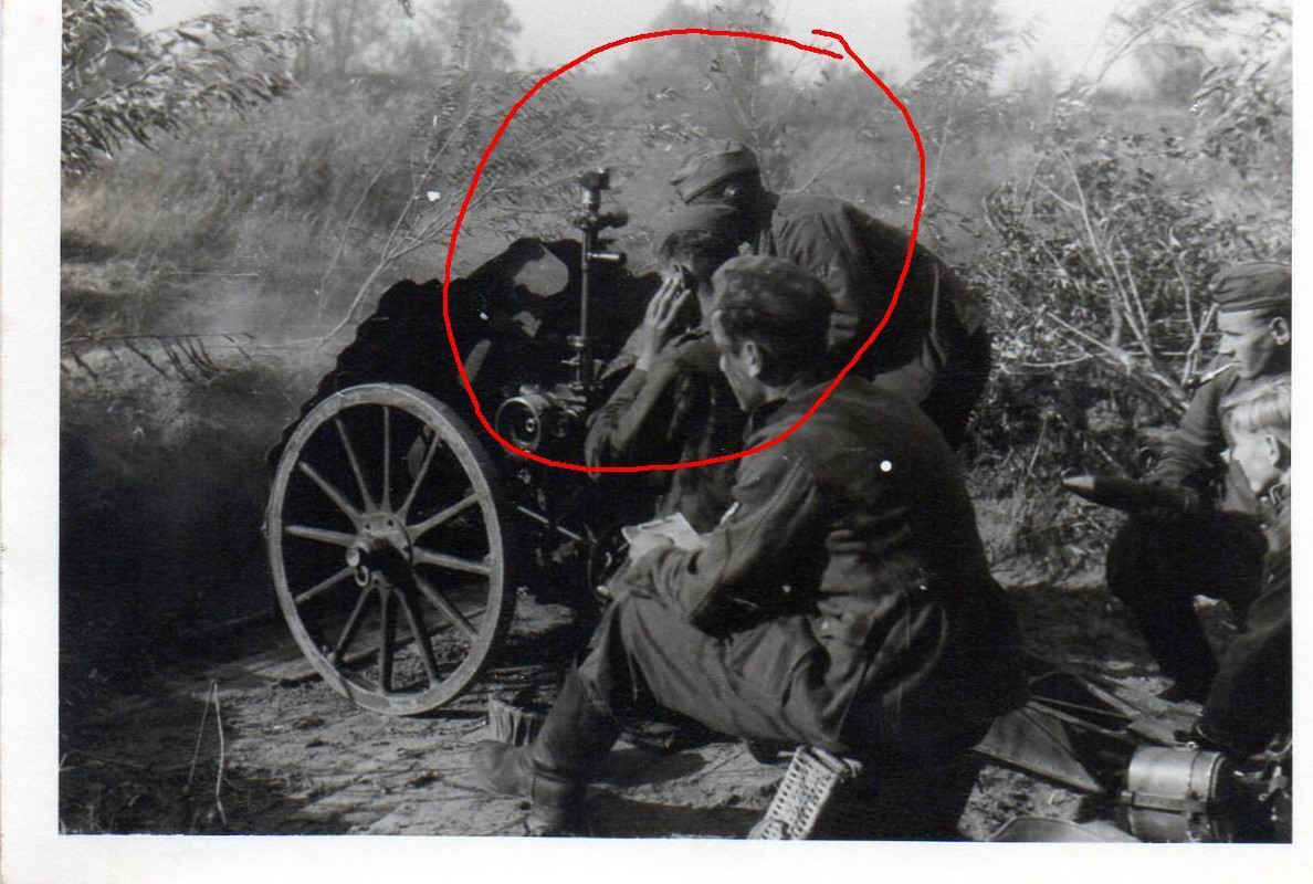 Orig Foto Deutsche Leichte Infanterie Geschütz im Einsatz Ostfront