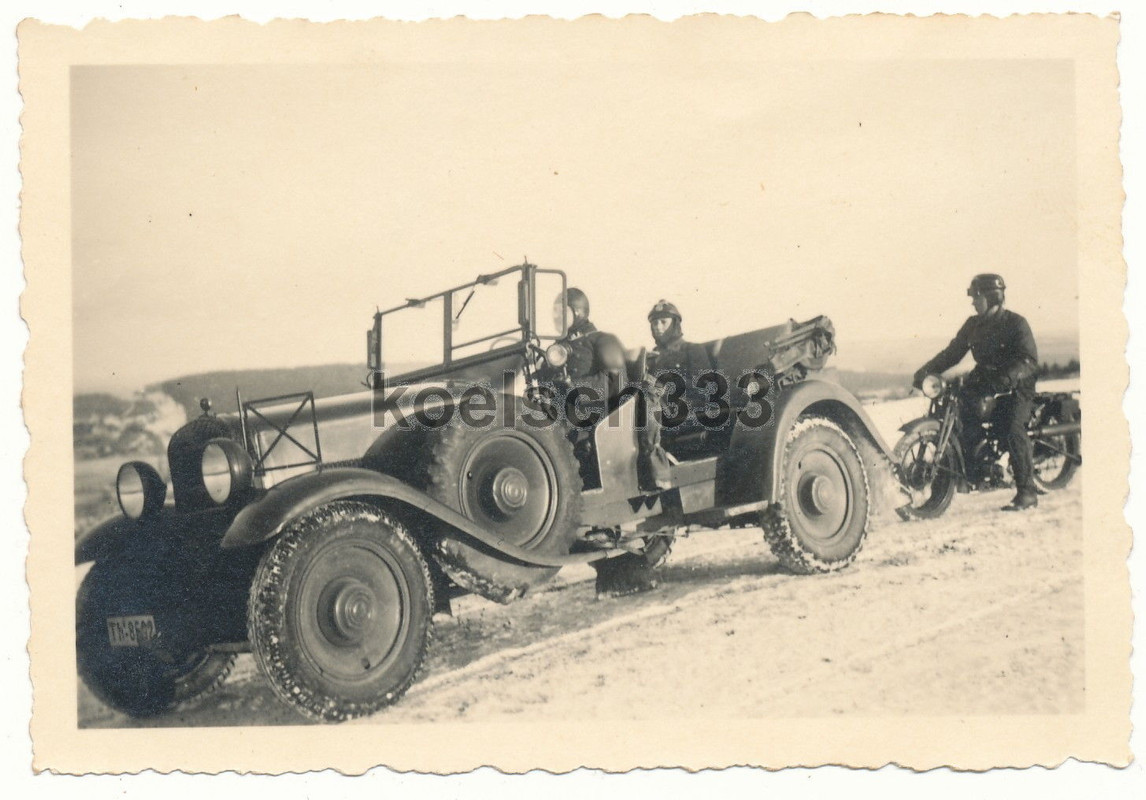 Foto Arnstadt Thüringen Wanderer Kübelwagen PKW 