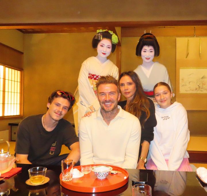 Momen David Beckham dan keluarga pamer aktivitas seru saat liburan ke Jepang beberapa waktu lalu.