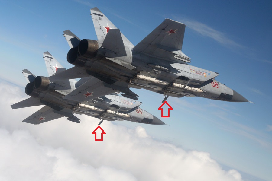 пара МиГ-31 (08 борт)