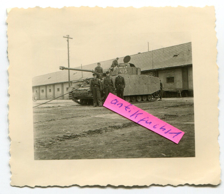 Deut. Panzer IV lang mit 415 und Seitenschürzen 