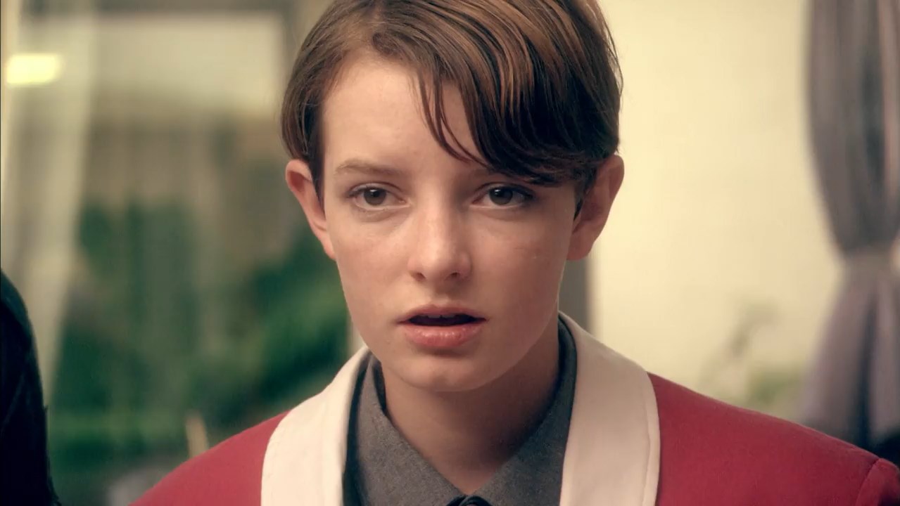 Skins (2011) Season 5 [Hindi + Tamil + Telugu + English] WebRip 480p, 720p ESub - Complete Screenshot