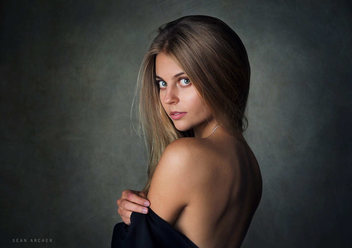 1655820051_4-flomaster-club-p-portret-v-pol-oborota-krasivo-6