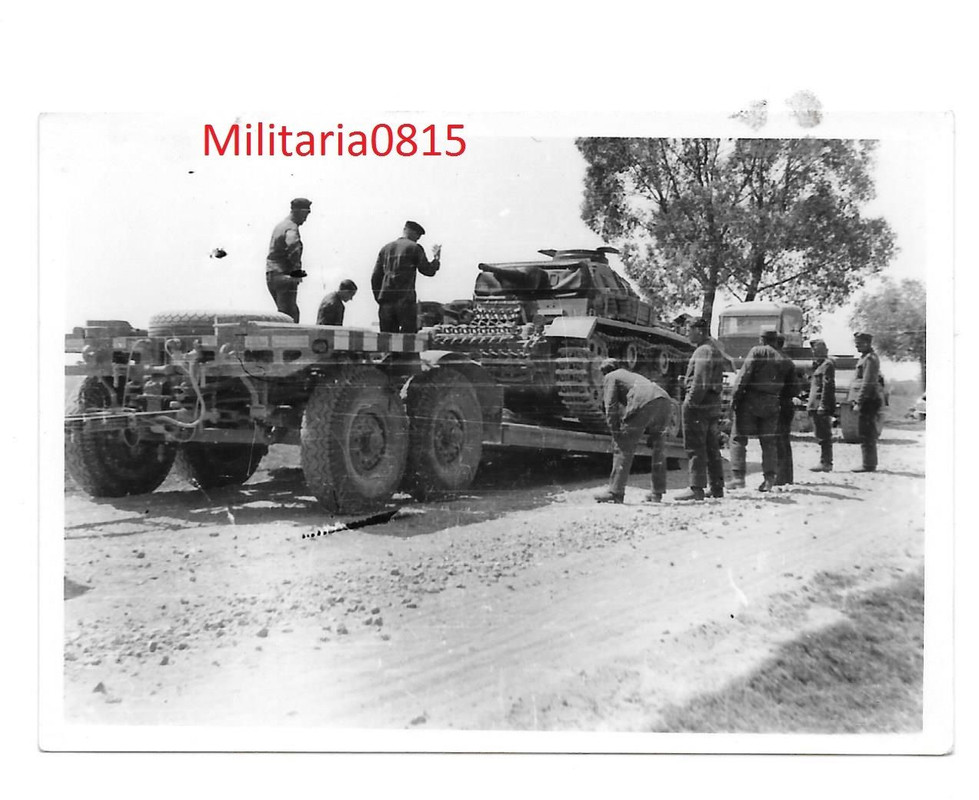Foto 1942 2 PD Panzer 3 Verladung auf Sonderanhä
