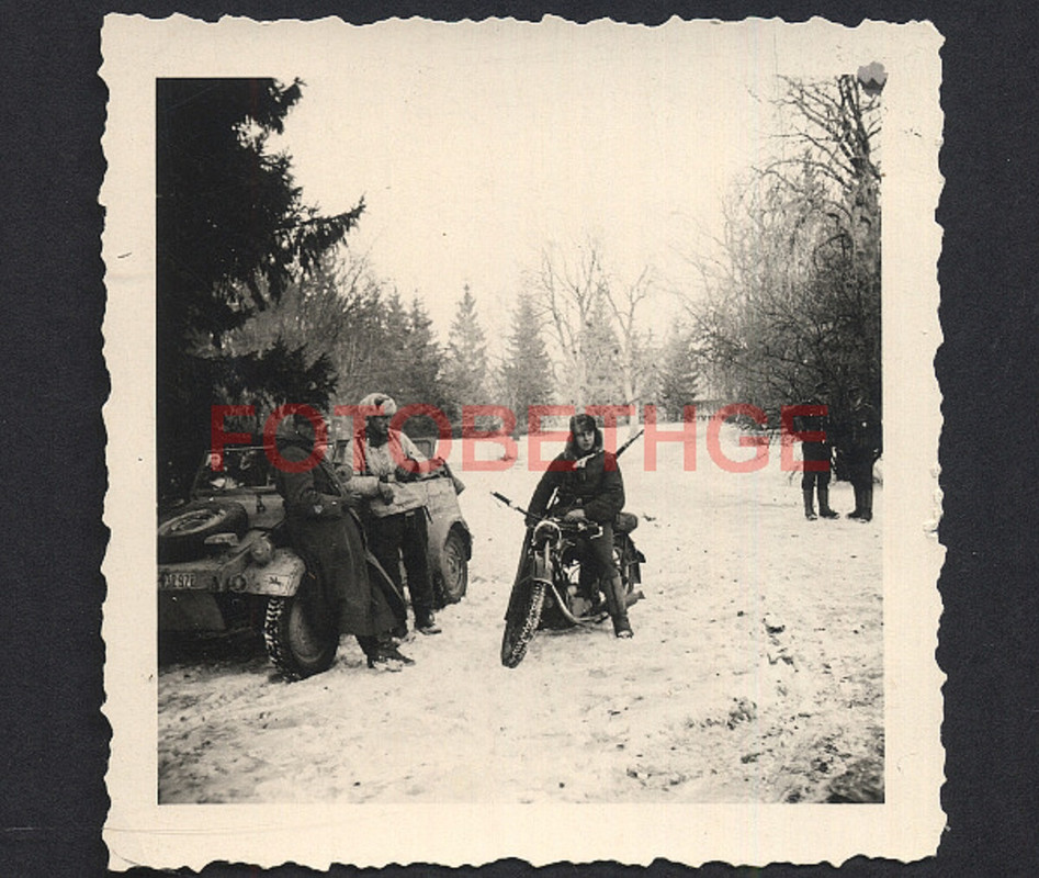 VW Kübelwagen 1944 Kradmelder Tarnanstrich