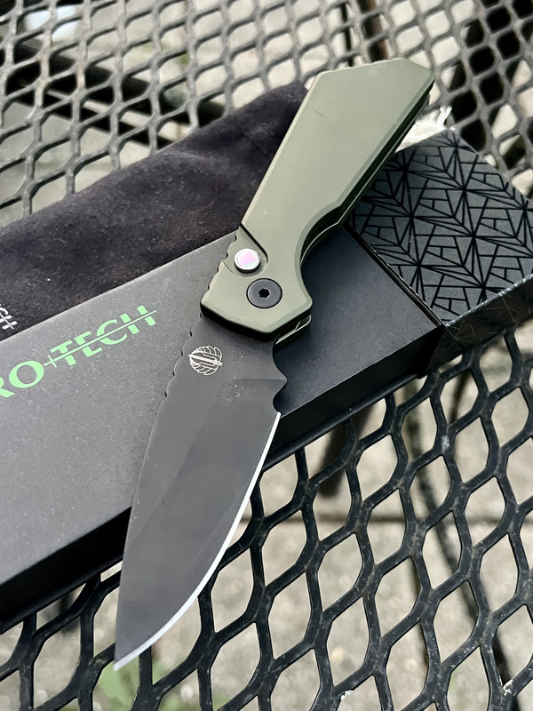 A0EE1A7C-921D-41AB-B8C7-9B052B56E373