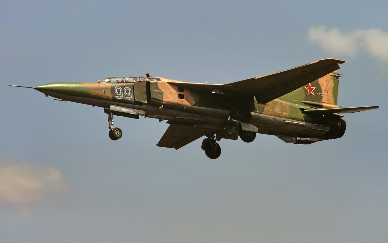 559 APIB Mig-23UB 99 Blue_60902016_(Summer 1992)