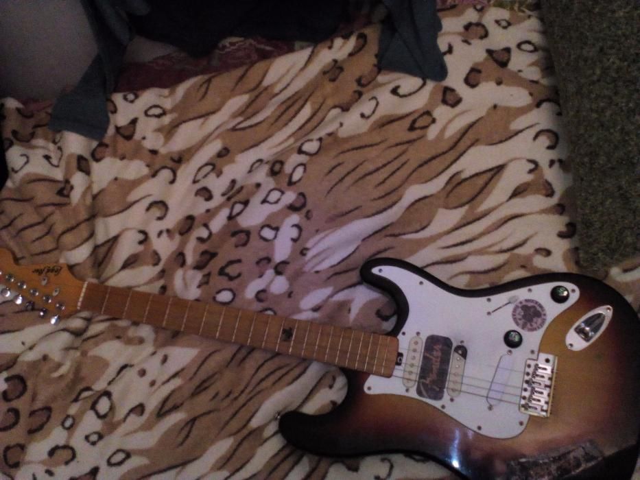 422655392_2_1000x700_elektrogitara-lead-star-str