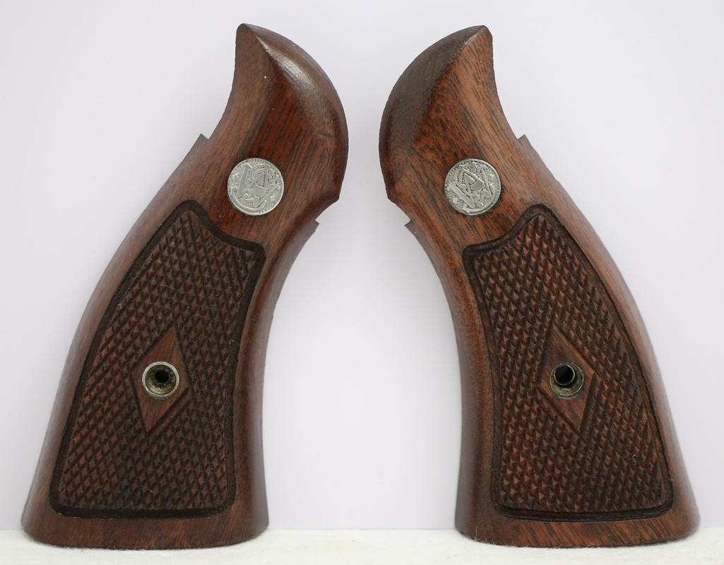 S&W K22 Combat Masterpiece K182741  stocks