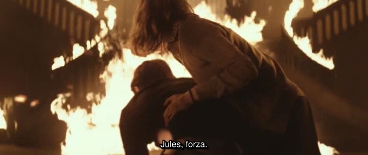 Dark.Hall.2018.iTALiAN.Subbed.HDRiP.XViD.NeWZoNe.avi_snapshot_01