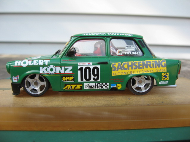 Revell Monogram Trabant 601 - re-chassied