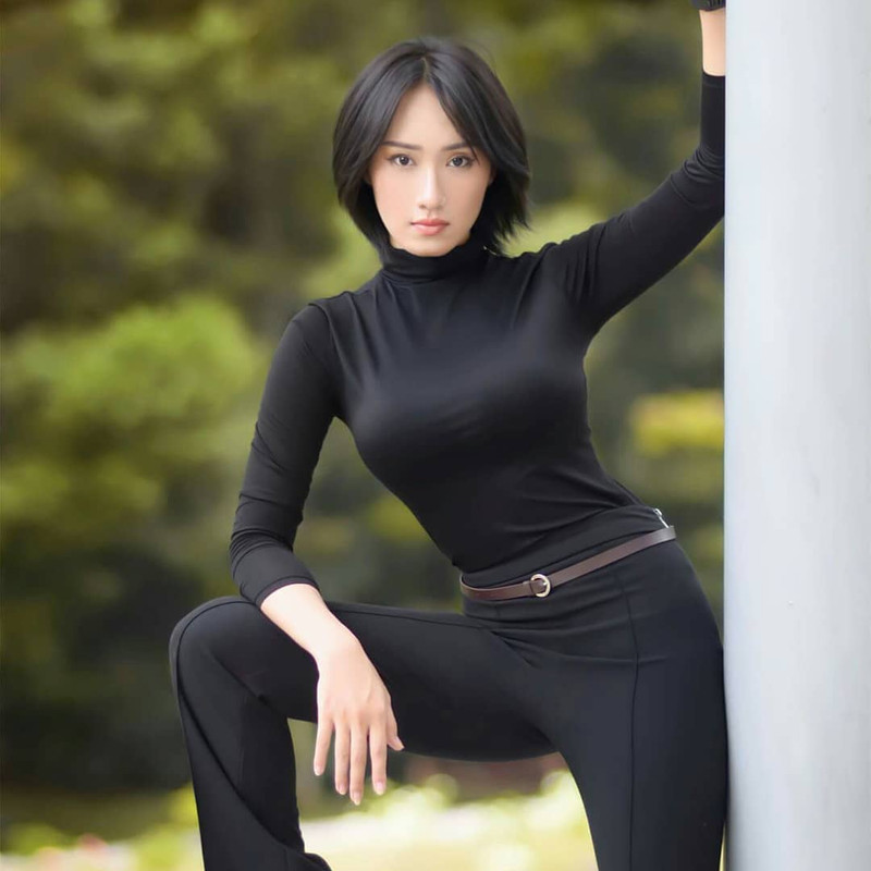 Seorang cosplayer, Lola Zieta mengaku dirinya panseksual saat menjadi tamu di acara YouTube Deddy Corbuzier. 