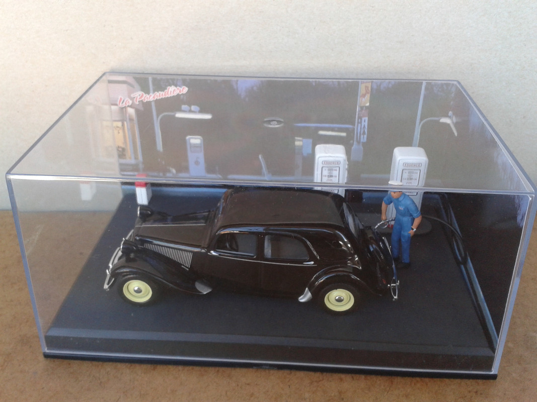 1952 Citroën Traction Avant 11 B (Ixo – nº2 La Route Bleu) (1)