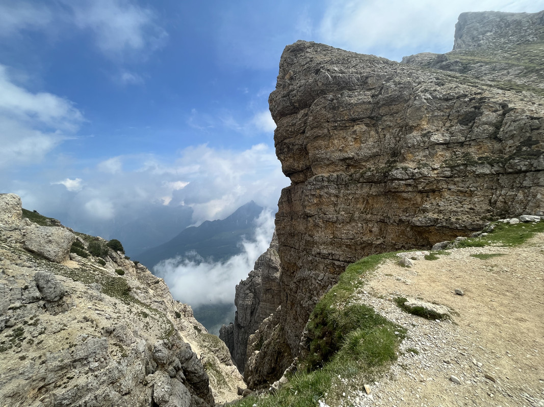 80FF571E-8E3E-4FBE-BC38-40BAF0B7BCE2